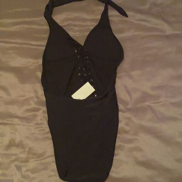 black bathing suit - Picture 3 of 4